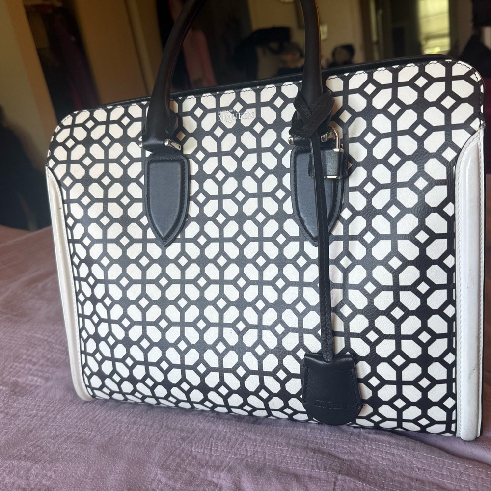 Alexander, McQueen Stylish Black and White Geometric Handbag